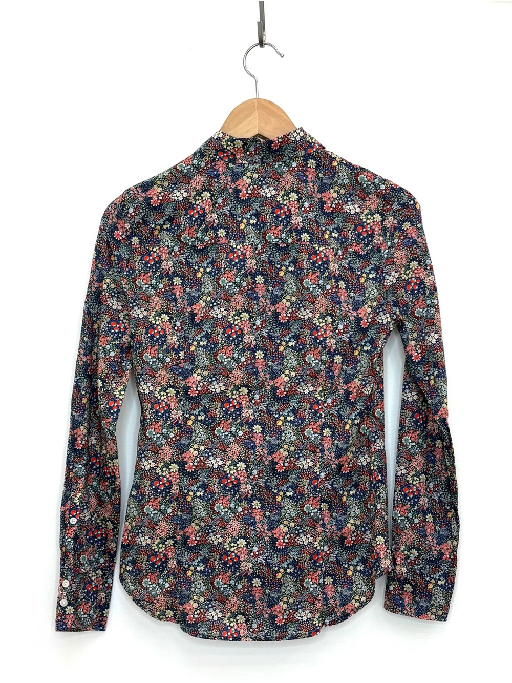 J. Crew Liberty London Perfect Shirt Elderberry Floral Size 2 Cottagecore Preppy - Picture 9 of 15
